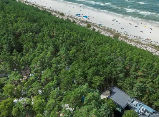 Plaża tuż przy Fly Resort