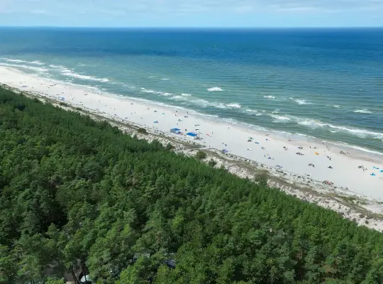 Plaża tuż przy Fly Resort