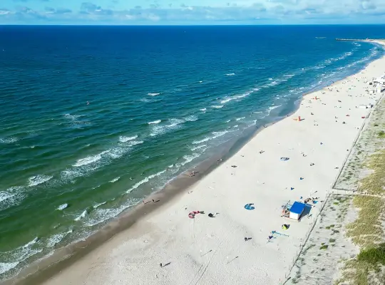 Plaża tuż przy Fly Resort